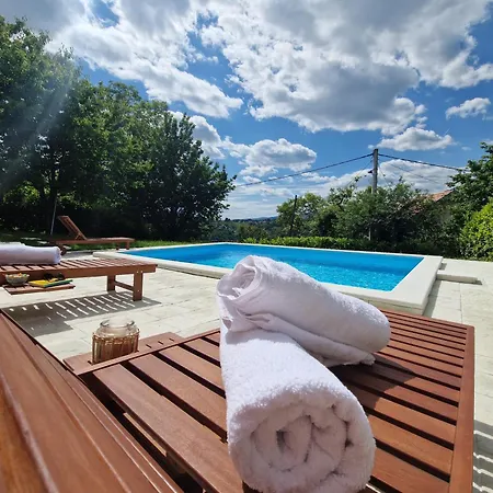 Villa Otto - Private Pool & Garden Zagreb