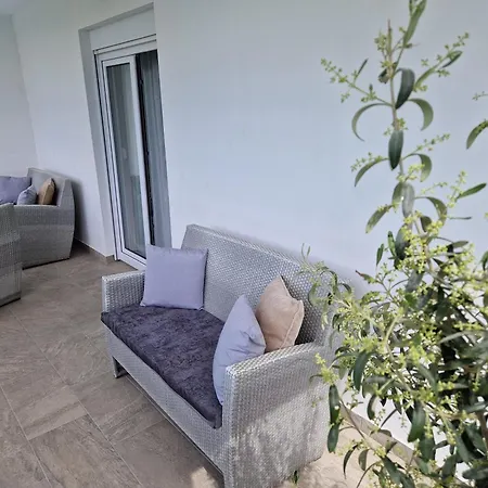 Otto - Private Pool & Garden *